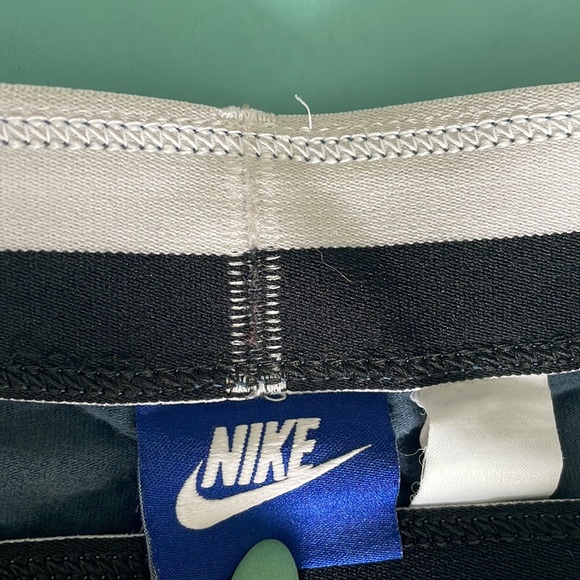 Nike Workout Leggings - Picture 2 of 3